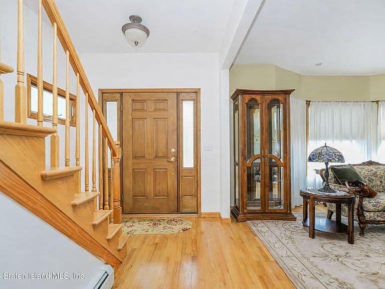 Listing photo 5