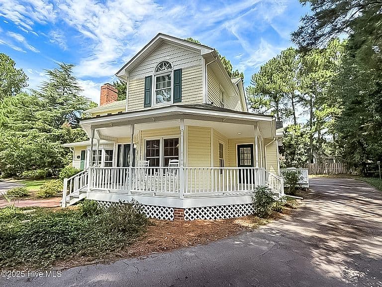 Listing photo 3