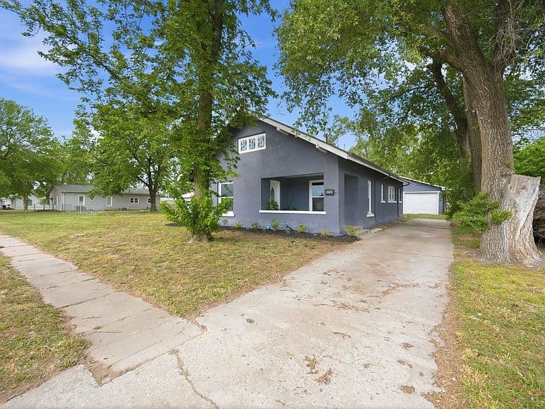 Listing photo 4