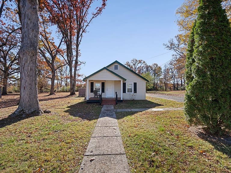 Listing photo 5