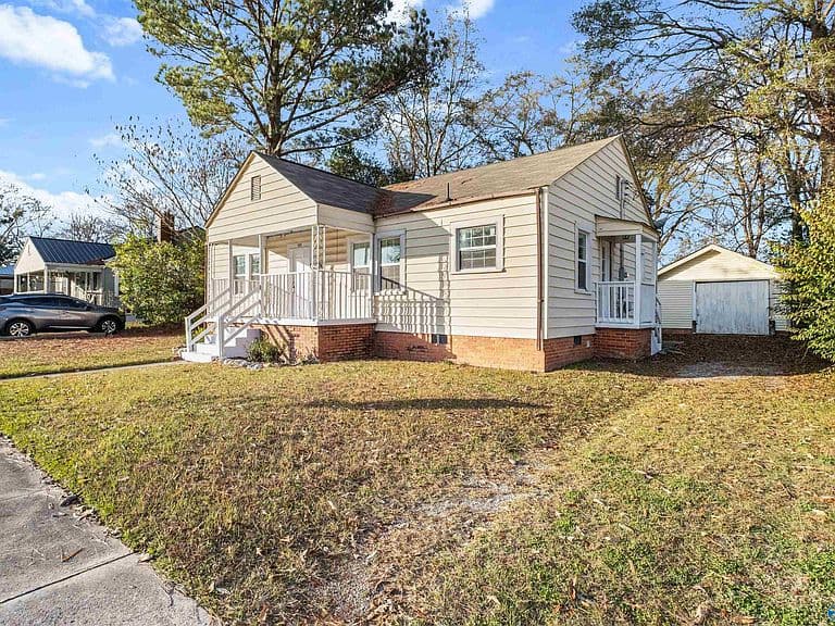 Listing photo 2