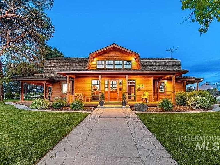 Listing photo 3
