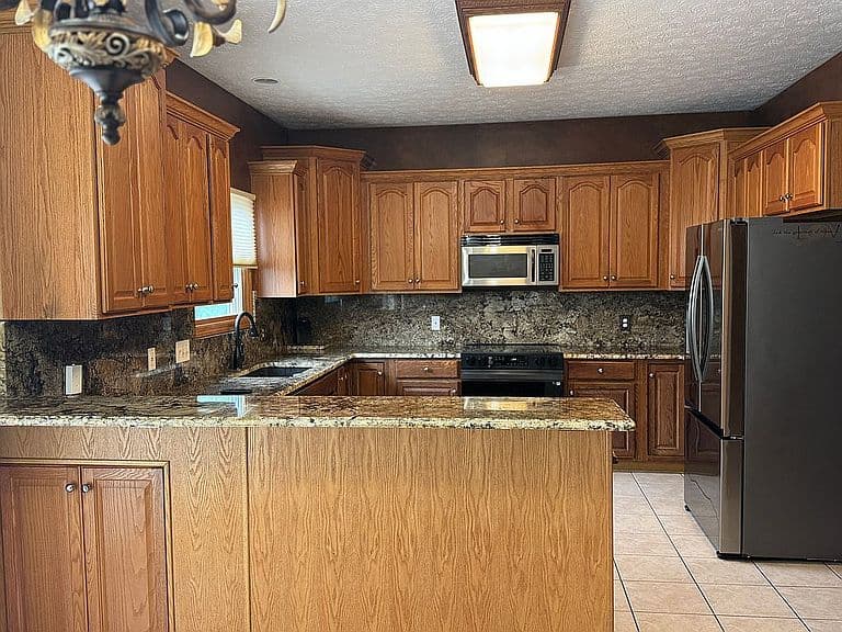 Listing photo 5