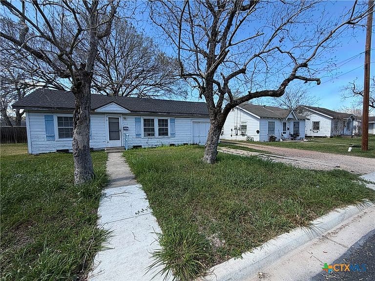 Listing photo 4