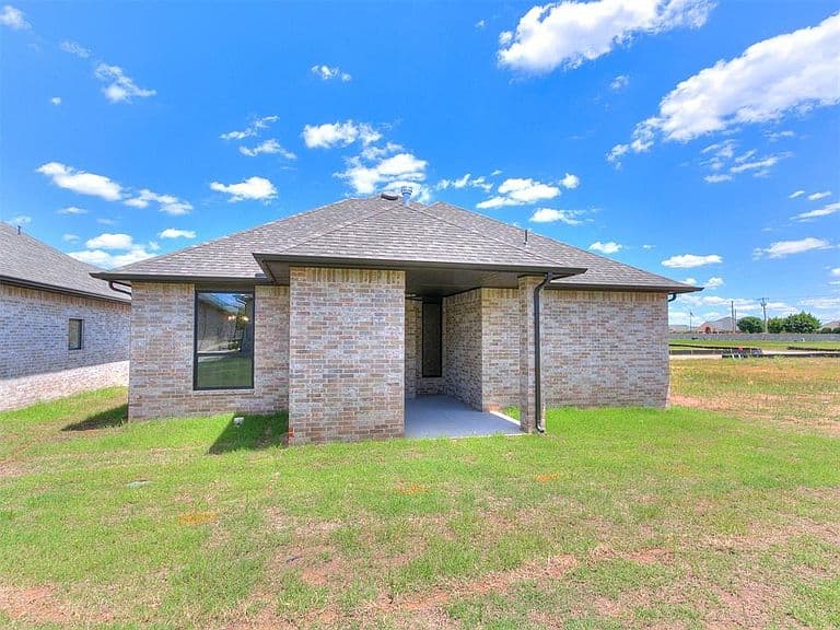 Listing photo 5
