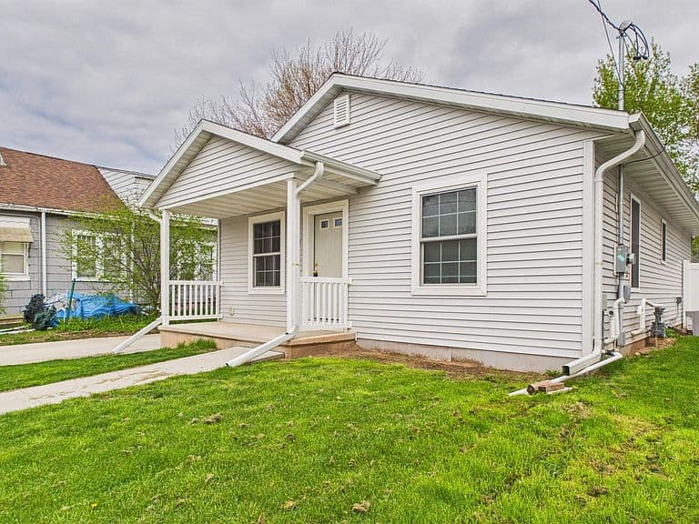 Listing photo 3