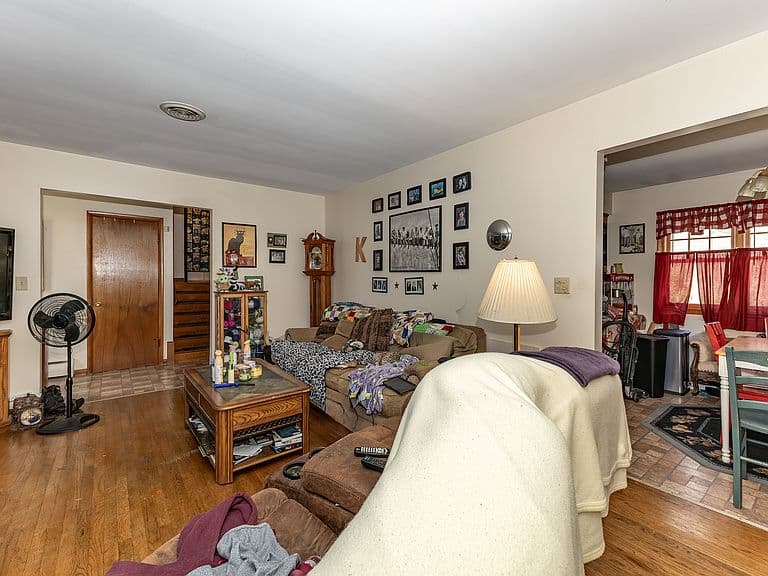 Listing photo 5