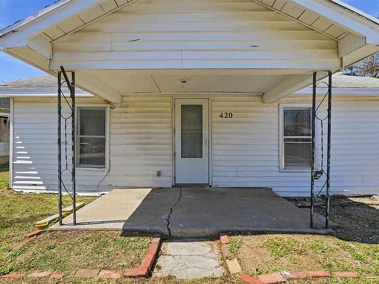 Listing photo 3