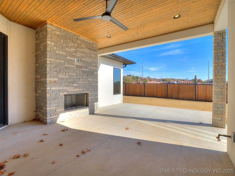 Listing photo 4
