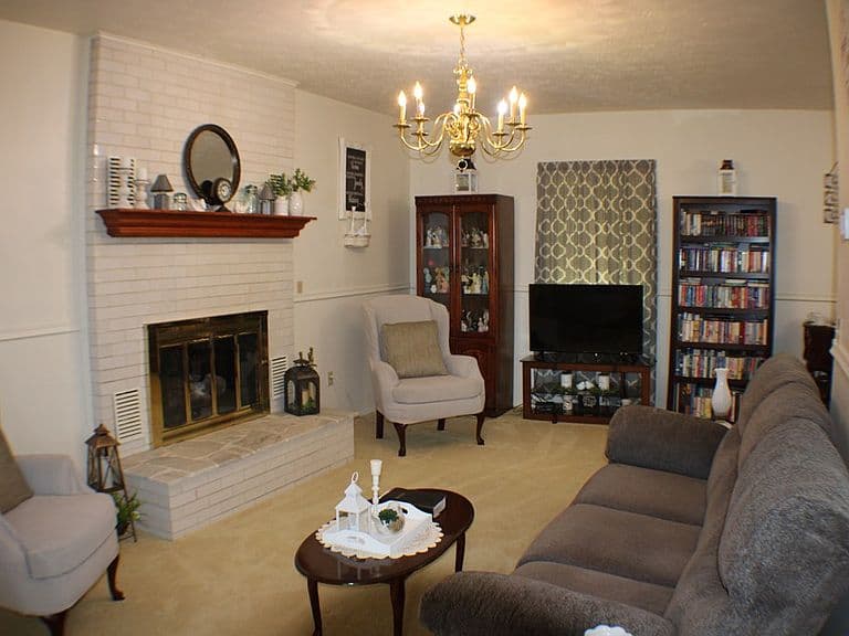 Listing photo 3