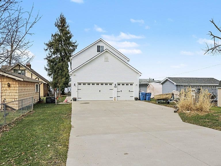 Listing photo 5