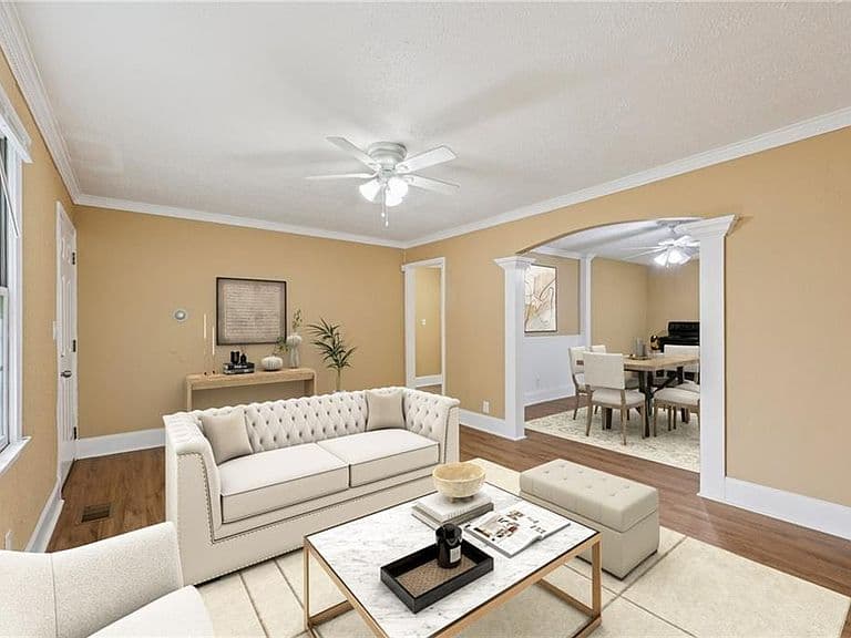 Listing photo 2