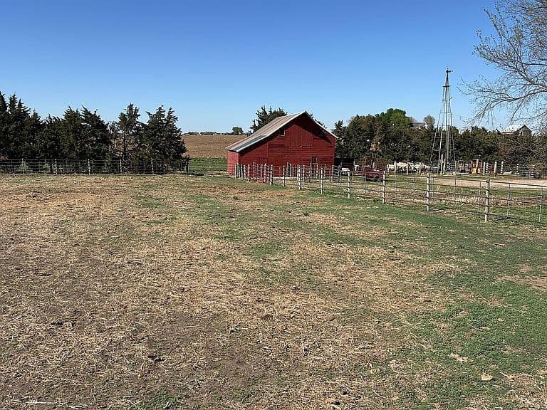 Listing photo 4