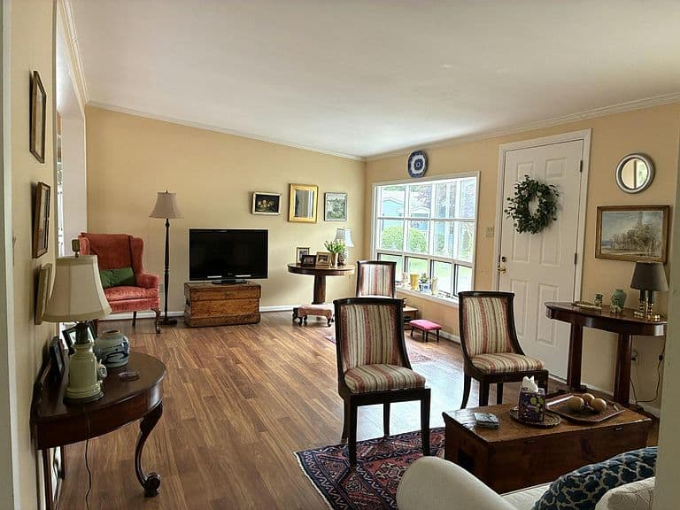 Listing photo 4