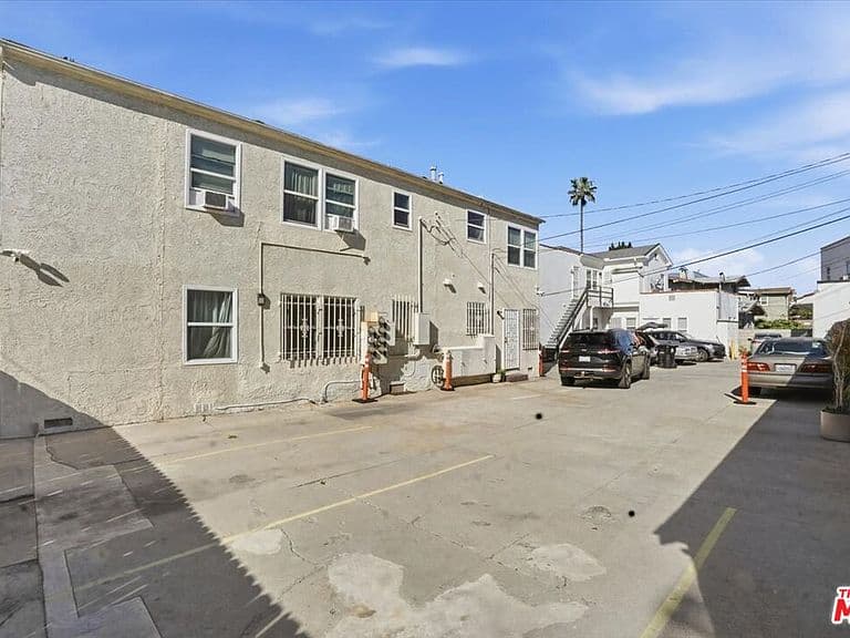 Listing photo 5