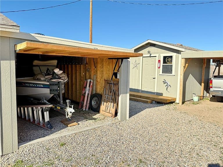 Listing photo 5