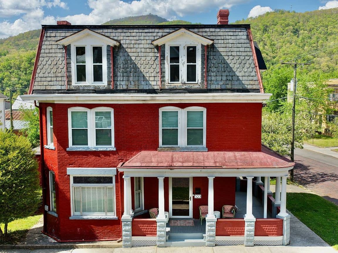 Primary listing photo