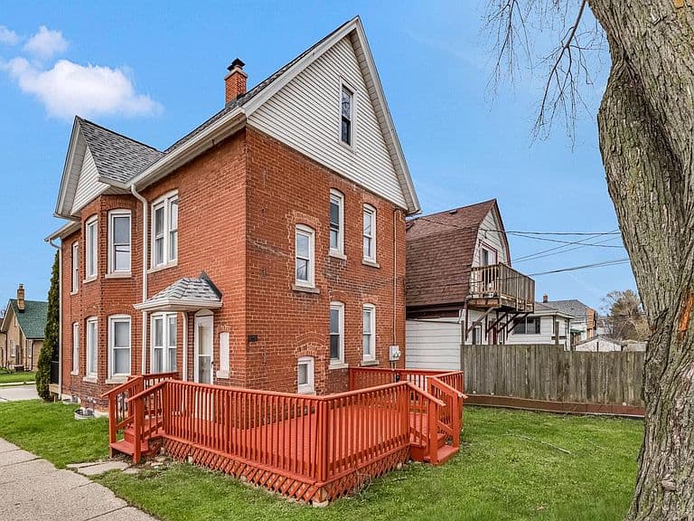 Listing photo 4