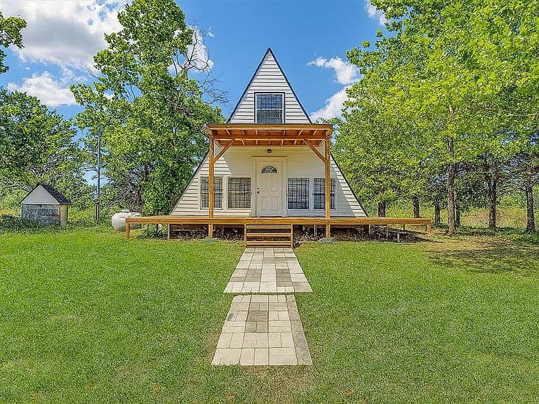 Listing photo 3