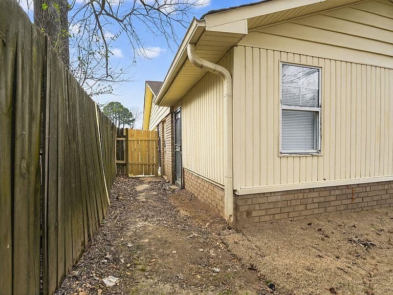 Listing photo 4