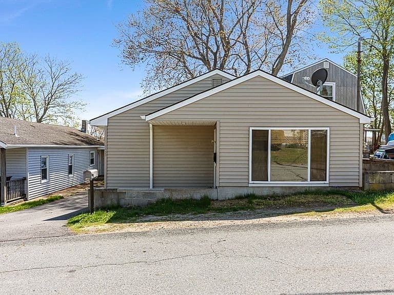 Listing photo 3