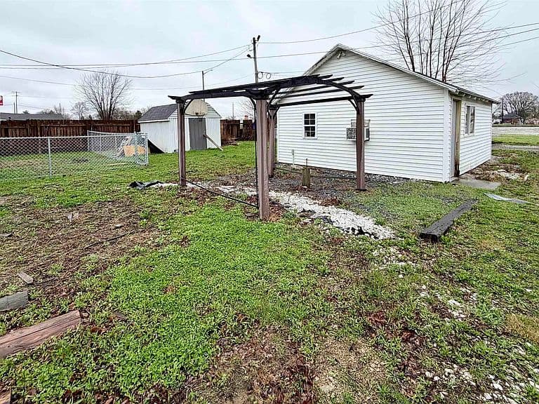 Listing photo 5
