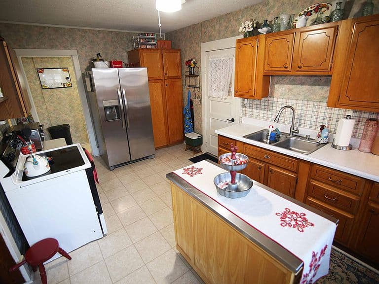 Listing photo 5
