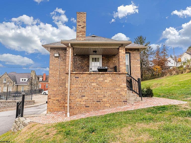 Listing photo 4