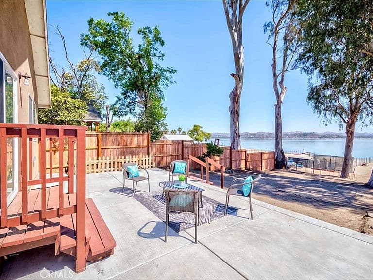 Listing photo 5