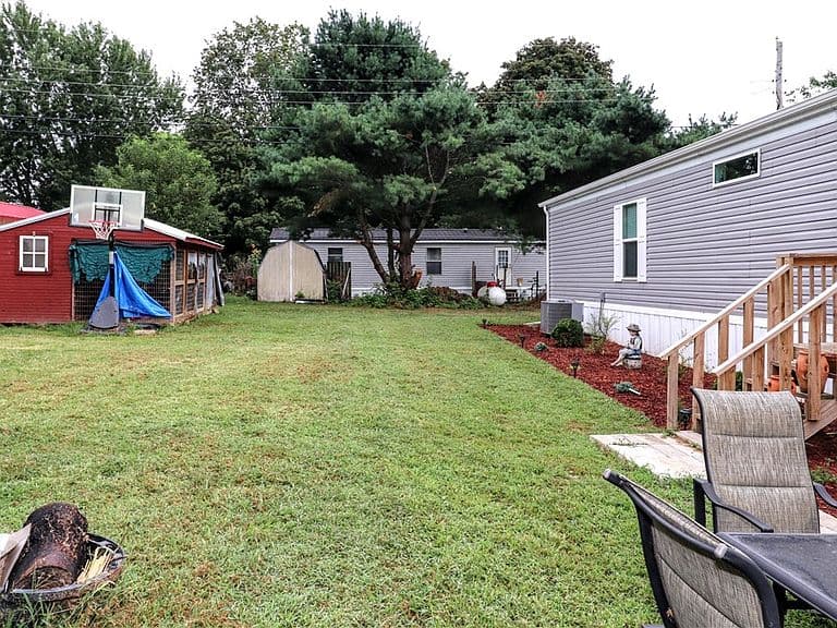 Listing photo 5