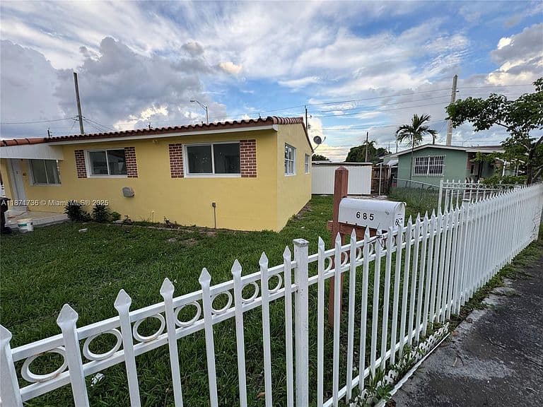 Listing photo 4