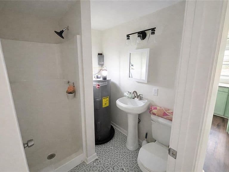 Listing photo 4