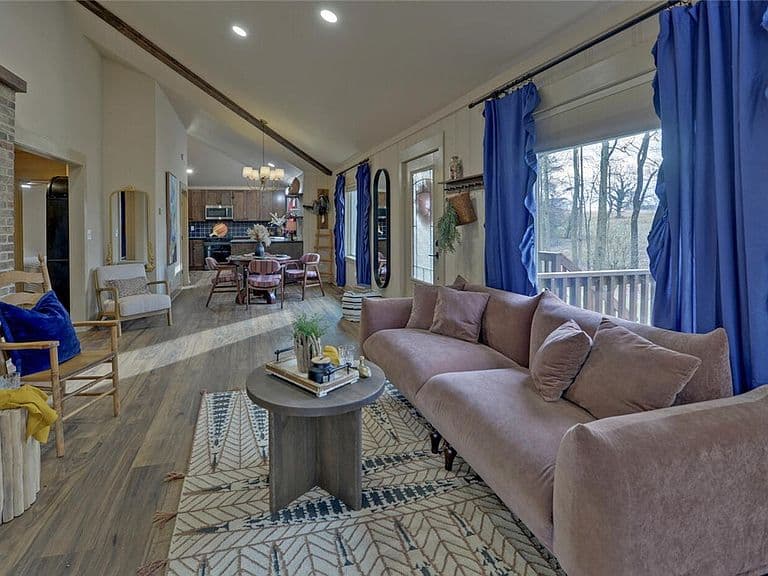 Listing photo 4
