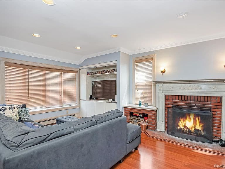 Listing photo 4