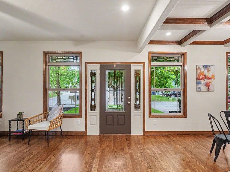 Listing photo 5