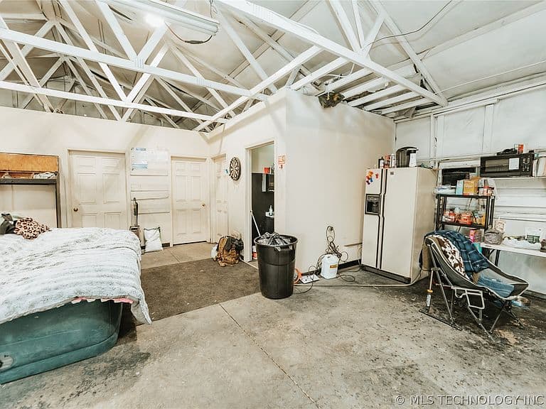 Listing photo 5