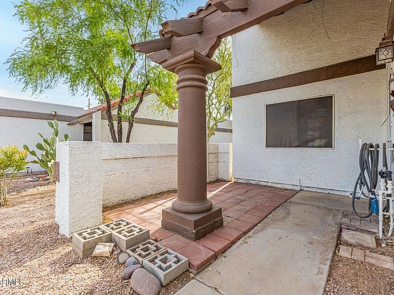 Listing photo 4