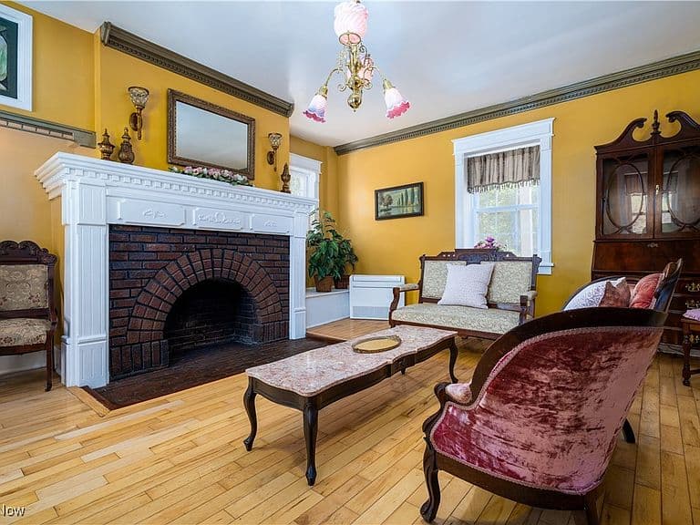Listing photo 4