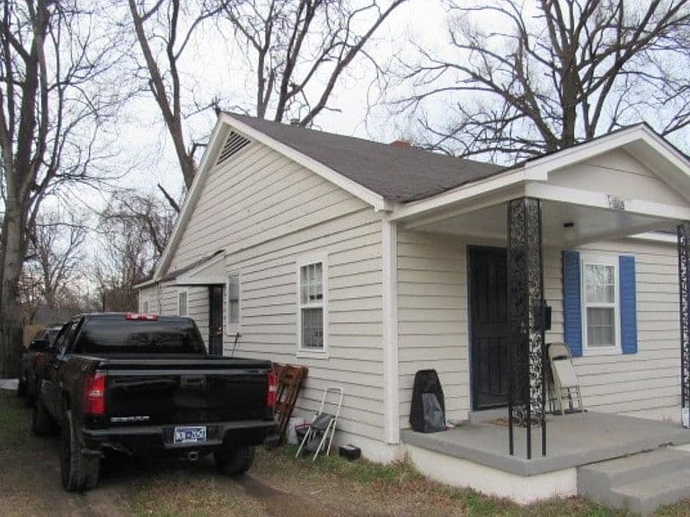 Listing photo 2
