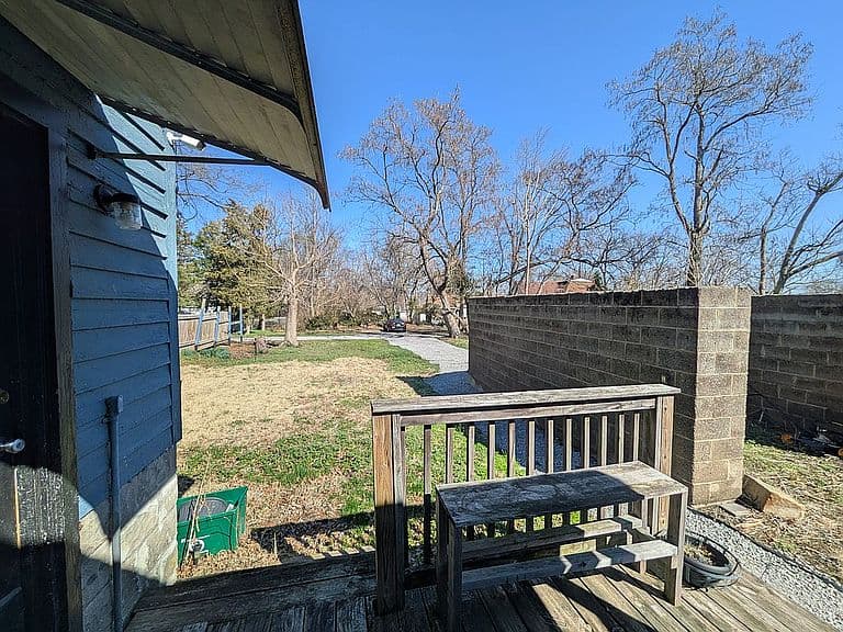 Listing photo 3