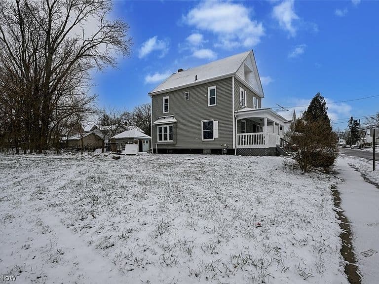 Listing photo 4