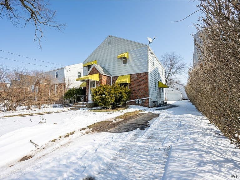 Listing photo 4