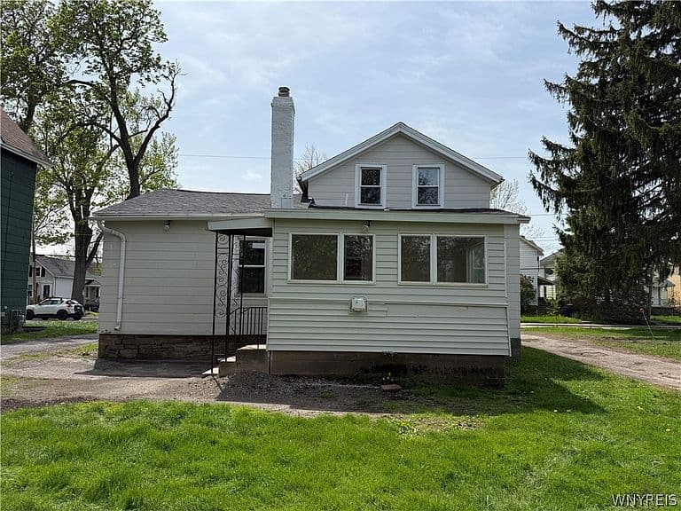 Listing photo 4