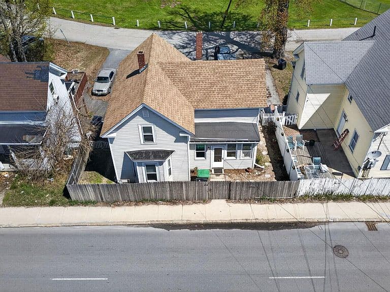Listing photo 2