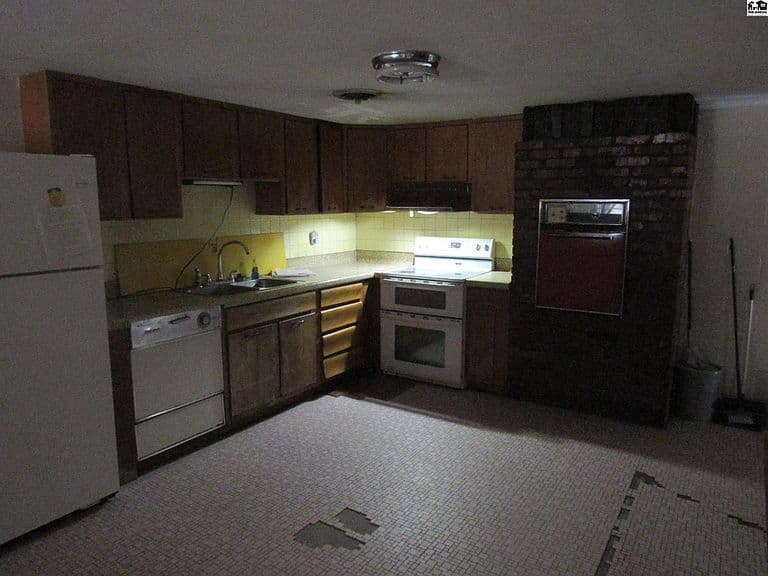 Listing photo 5