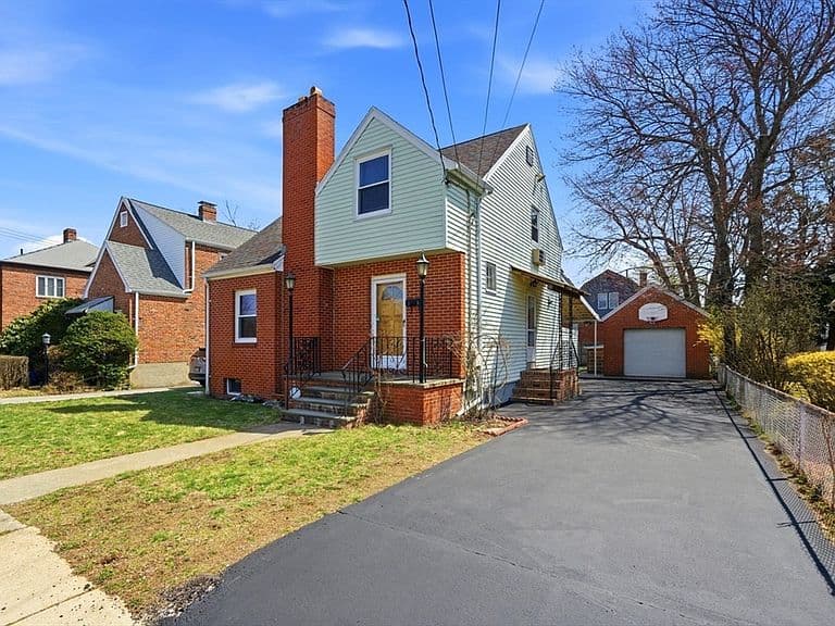Listing photo 2