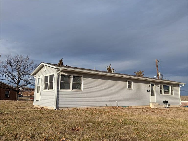 Listing photo 4