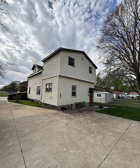 Listing photo 2