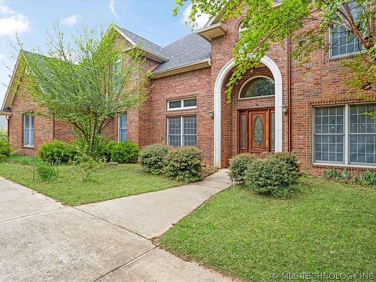 Listing photo 3