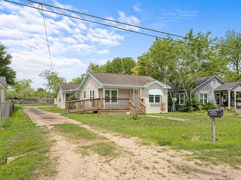 Listing photo 4